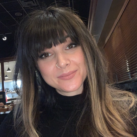 Meet your Posher, Ruth - Picture 1 of 1